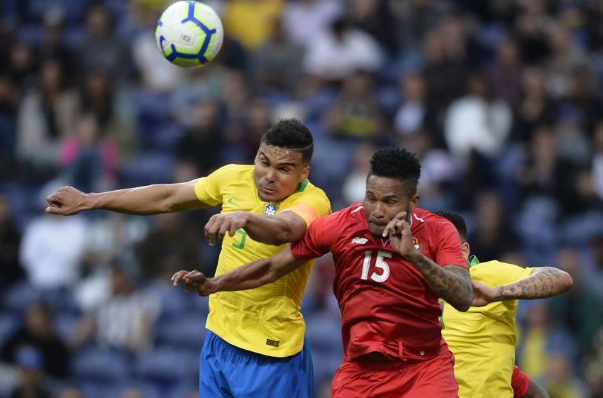 Brasil no pudo reflejar en el marcador su superioridad. (AFP)