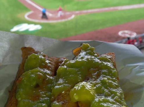 Los tacos de cochinita en la casa de los Diablos Rojos del México. Foto: Twitter @GSaxy