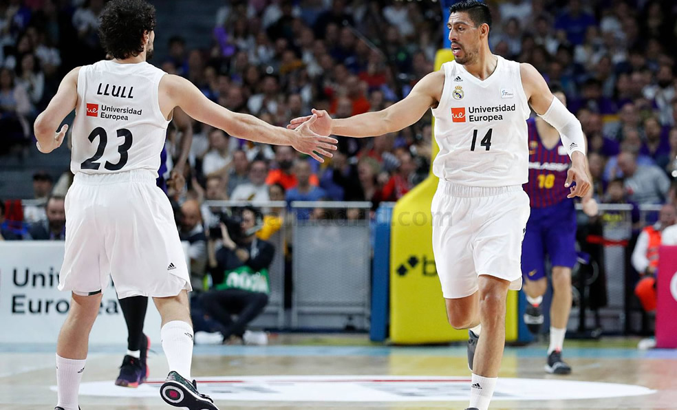 Ayón contribuyó con 10 puntos, seis rebotes y tres asistencias. (@RMBaloncesto)