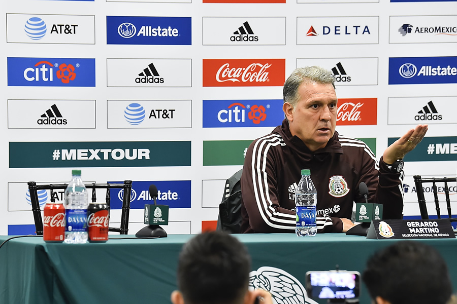 Martino aseguró que él no autorizó la ausencia del Tecatito. (Foto: Imago 7)