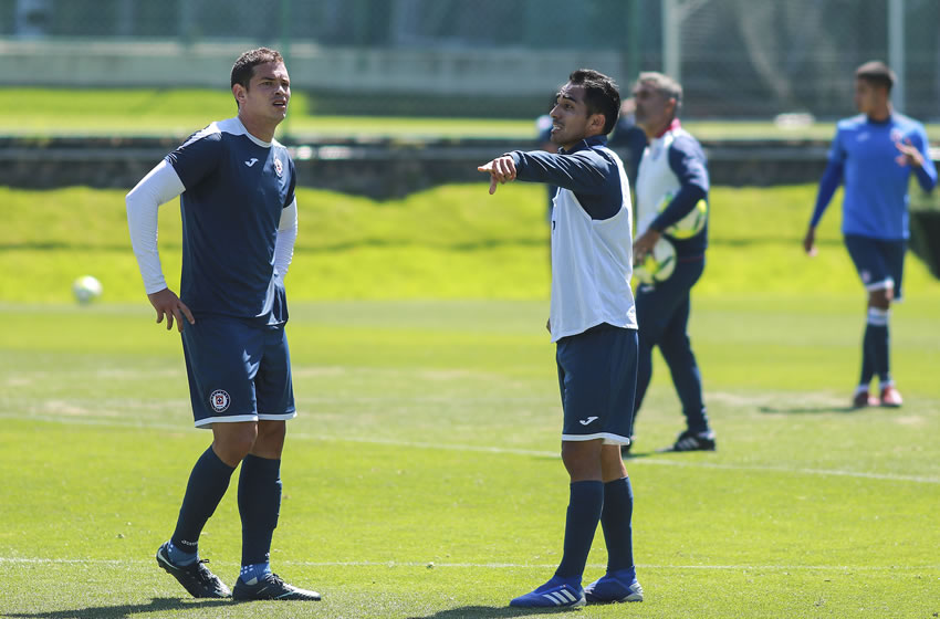 Cruz Azul entrenó sin Pedro Caixinha debido a que se reportó enfermo de gripe. Foto: Imago7