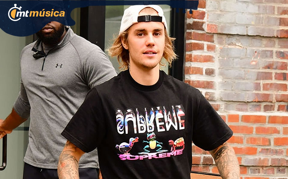 El cantante canadiense de 25 años pondrá pausa a su carrera. (especial)
