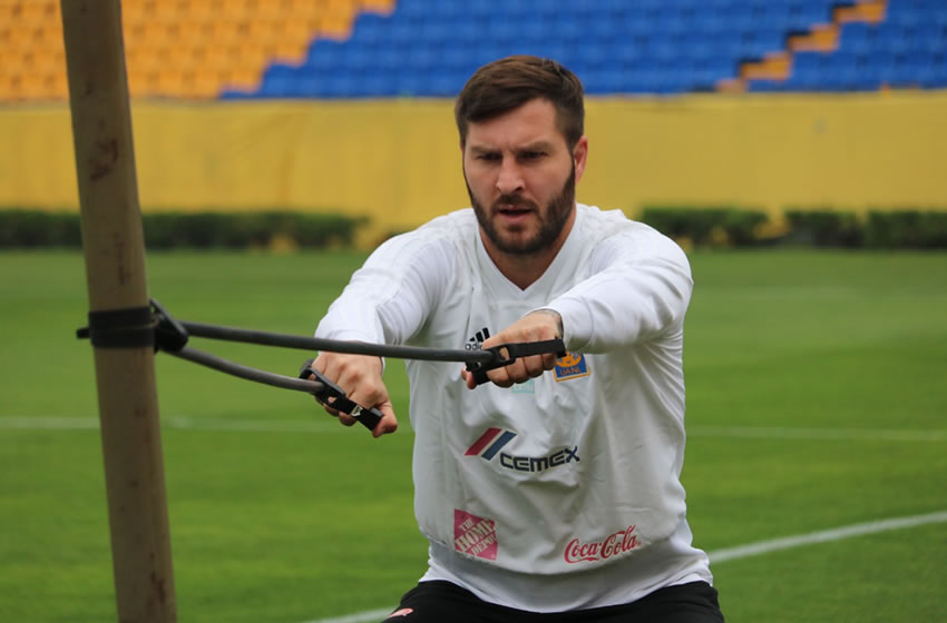 Gignac, durante su sesión de trabajo en el Volcán. Foto: @TigresOficial