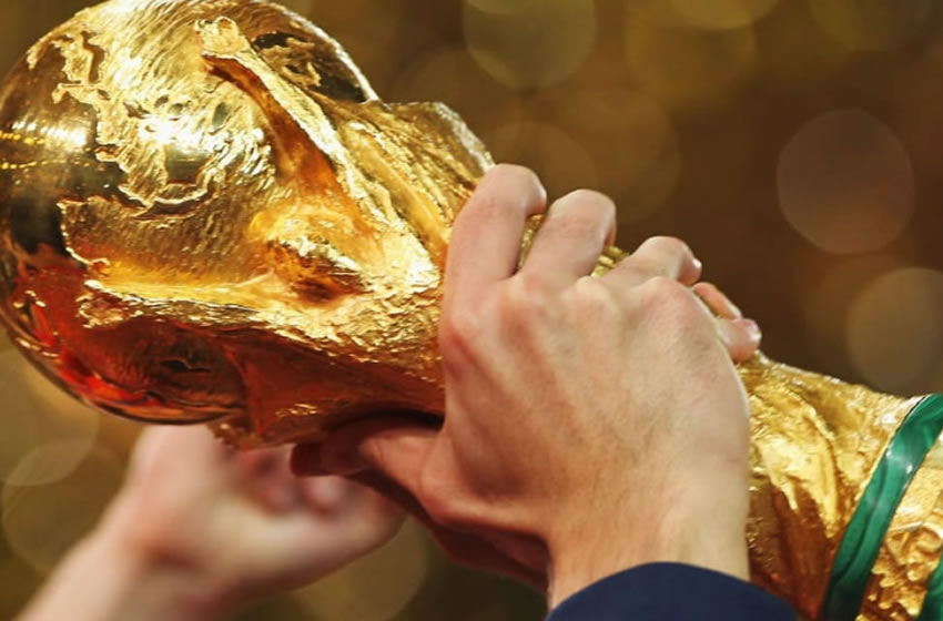 Infantino señaló que aumentar el número de selecciones dará más emoción.