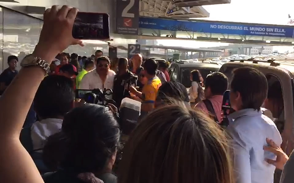 Todo ocurrió a las afueras de la terminal 1. (mediotiempo)