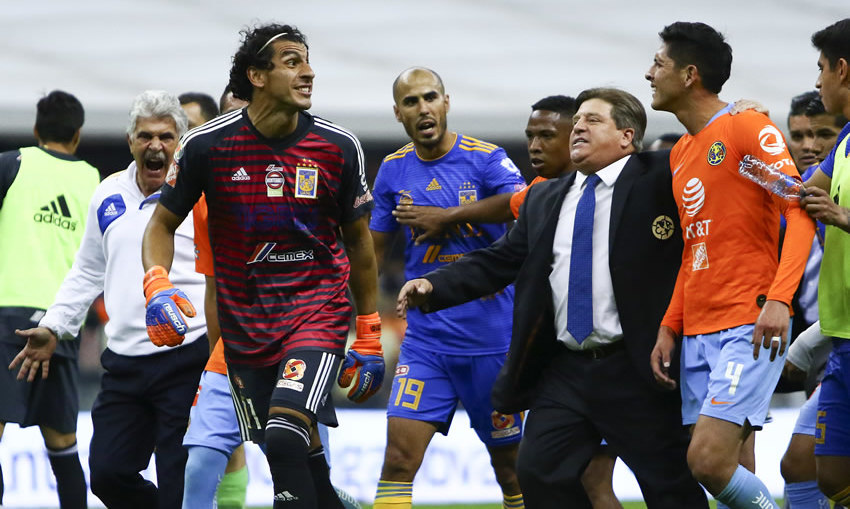 América venció 3-0 a Tigres en la cancha del Azteca,  su tercer triunfo consecutivo en Liga. (Foto: Imago7)