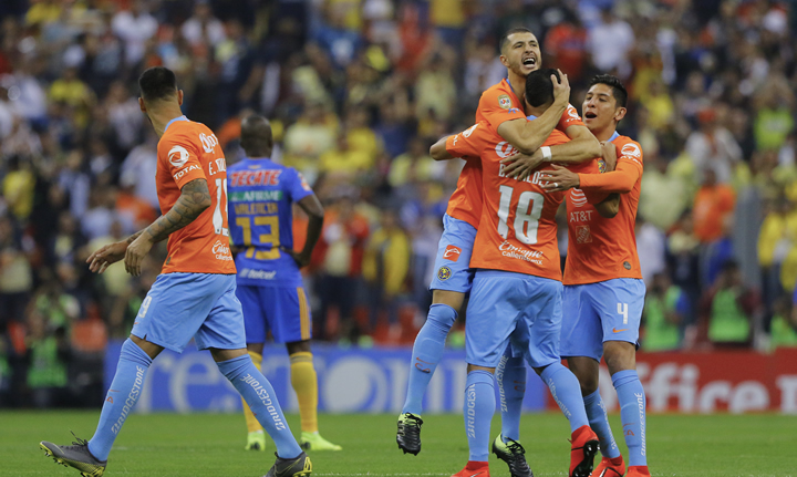América venció 3-0 a Tigres en la cancha del Azteca,  su tercer triunfo consecutivo en Liga. (Foto: Imago7)