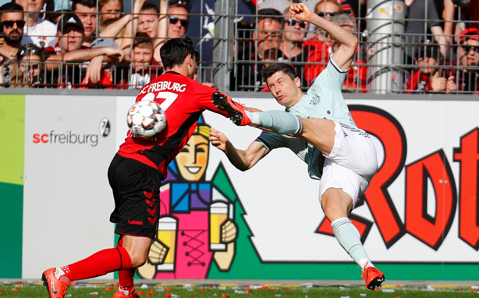 Lewandowski empató con un gran remate dentro del área. (Foto: Reuters)