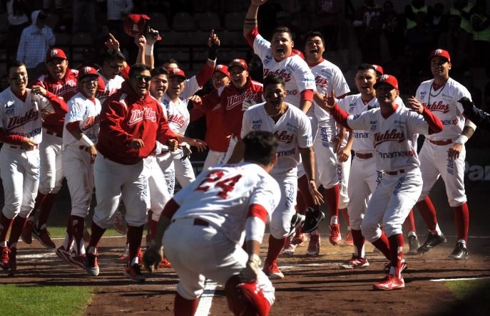 El triunfo de Diablos en la semifinal de la Liga Invernal con jonrón de Orlando Piña. Foto: Diablos