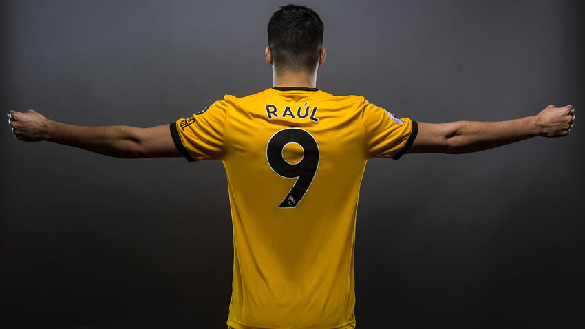 Raúl Jiménez fue adquirido de forma definitiva por el Wolverhampton y aseguró un contrato por las próximas cuatro temporadas. Foto: Wolverhampton