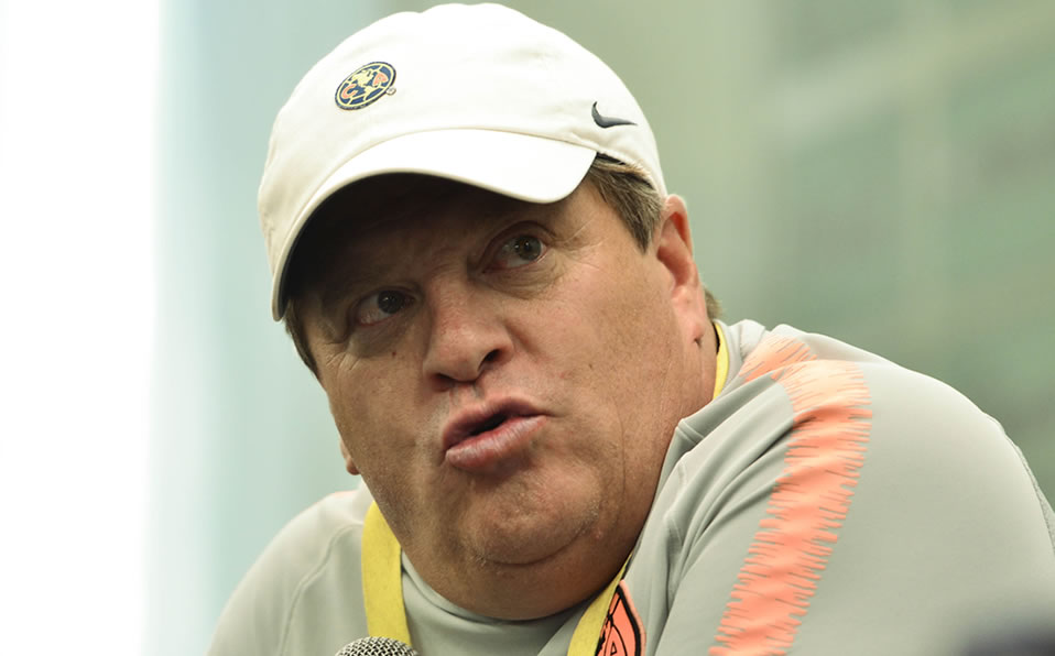 Durante la conferencia de este viernes. (Imago 7)