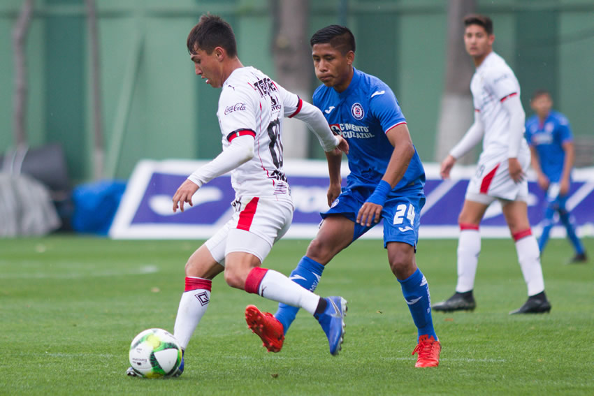 El joven de 17 años ya había trabajado con el primer equipo celeste. (Foto: Imago7)