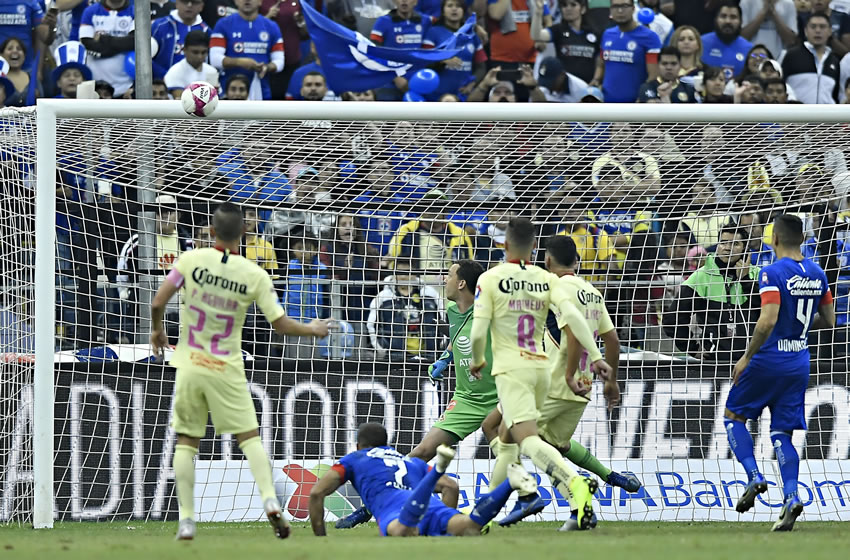 Cruz Azul apenas a juntado a 32 mil aficionados. (Imago7)