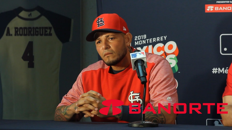 Yadier Molina en conferencia de prensa en Monterrey. Foto: Osvaldo Nuñez