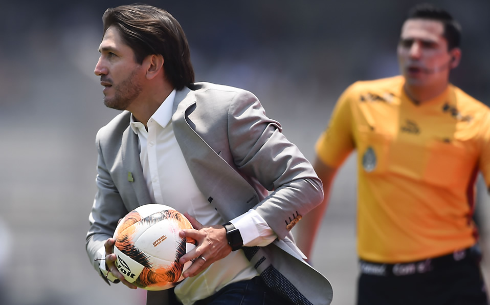Leandro Augusto anunció en conferencia de prensa que platicarán con Bruno Marioni y que tendrá su debida sanción. (Foto: Imago7)
