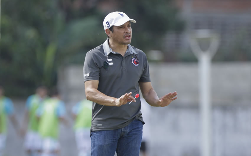 José Luis González China dirigirá su primera práctica este martes. (Foto: Imago7)