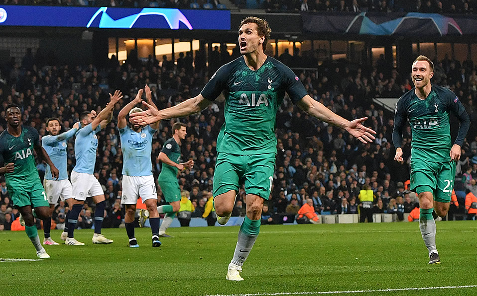 La celebración del gol que le dio el pase al Tottenham. (AFP)