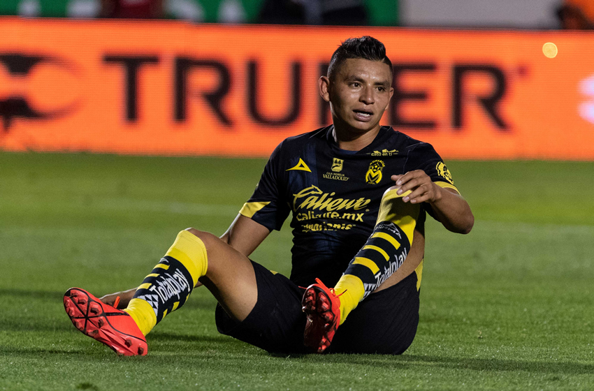 Sansores marcó doblete, pero no pudo darle el triunfo a Morelia. (Mexsport)