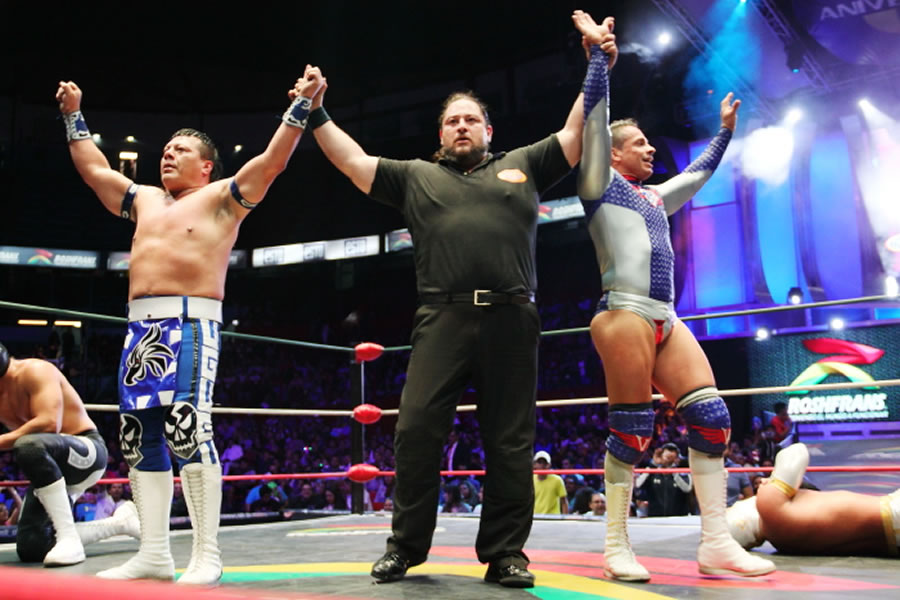 La peculiar pareja hizo un gran trabajo conjunto. (Foto: CMLL)