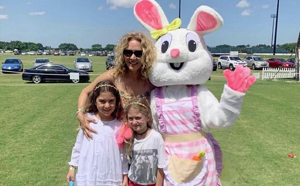 Todo ocurrió en una foto donde se ve celebrando la Pascua al lado de sus hijas. (Instagram)