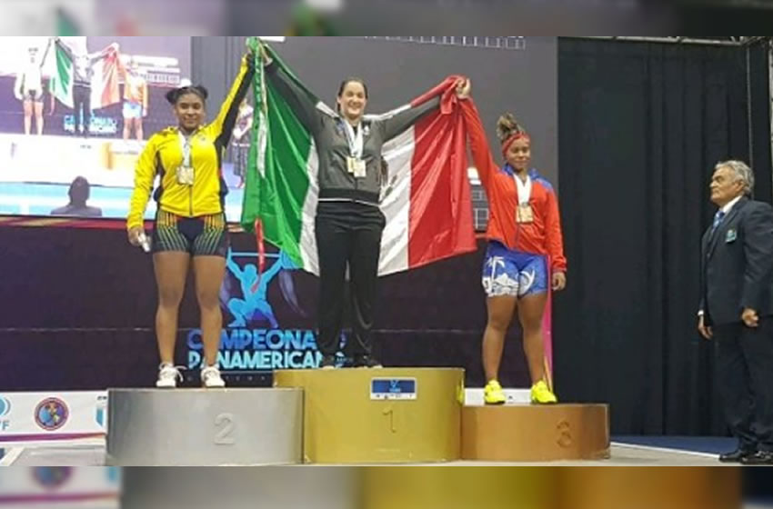 Anacarmen se quedó con el título continental luego de levantar 233 kilos en total.