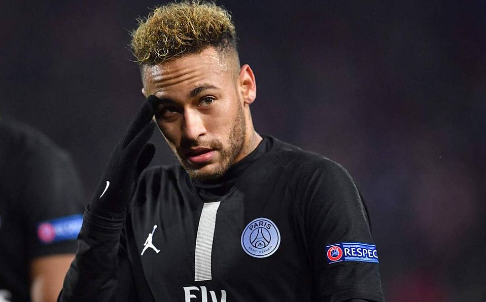 Neymar no aguantó y explotó contra un aficionado. (Foto: AFP)