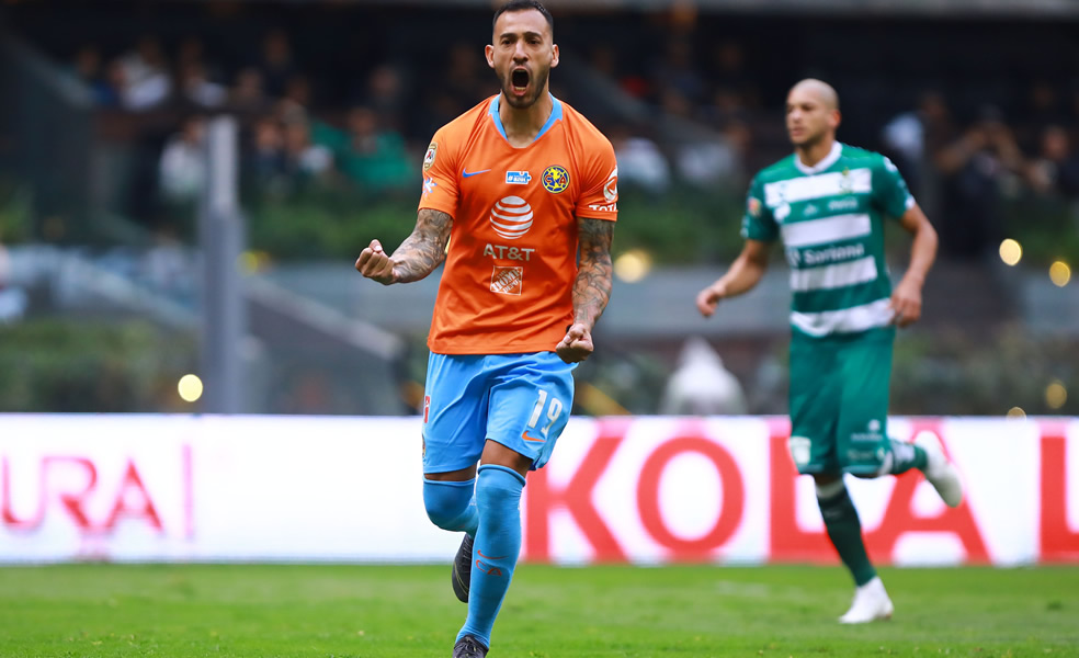 Víctor Aguilera celebra el gol del triunfo. (Foto: Imago7)