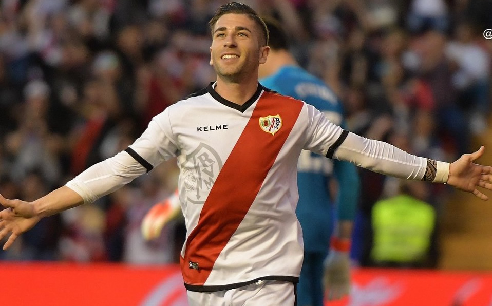 Adrián Embarba marcó el único gol del partido desde los once pasos. (Foto: @RayoVallecano)