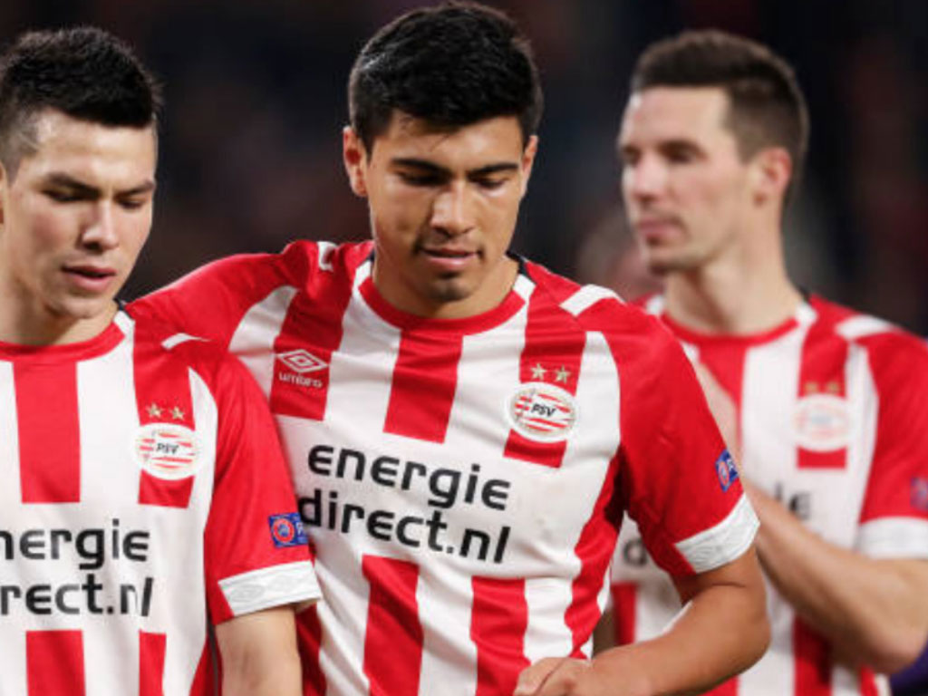 Erick Gutiérrez, quien jugó 92 minutos con el PSV, fue fauleado una ocasión