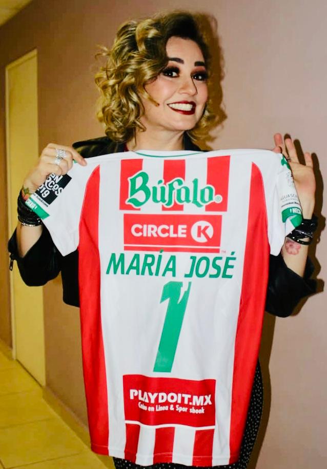 La Feria de Aguascalientes reúne a importantes artistas que recibieron como regalo la playera del Necaxa.