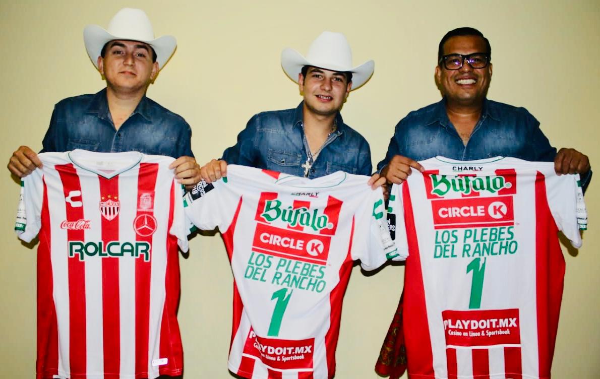La Feria de Aguascalientes reúne a importantes artistas que recibieron como regalo la playera del Necaxa.