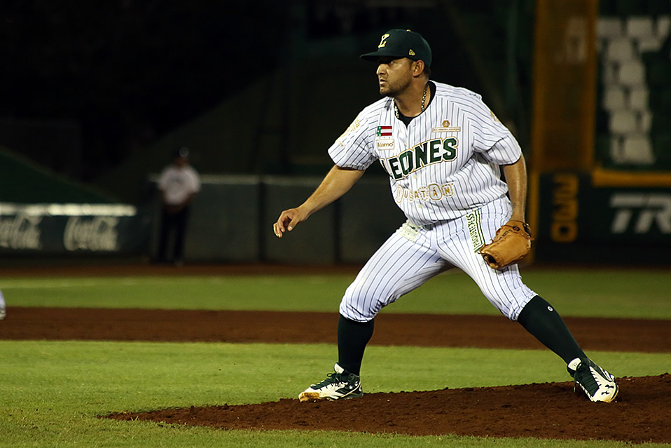 Un día como hoy... nació Yoanner Negrín, pitcher de los Leones de Yucatán