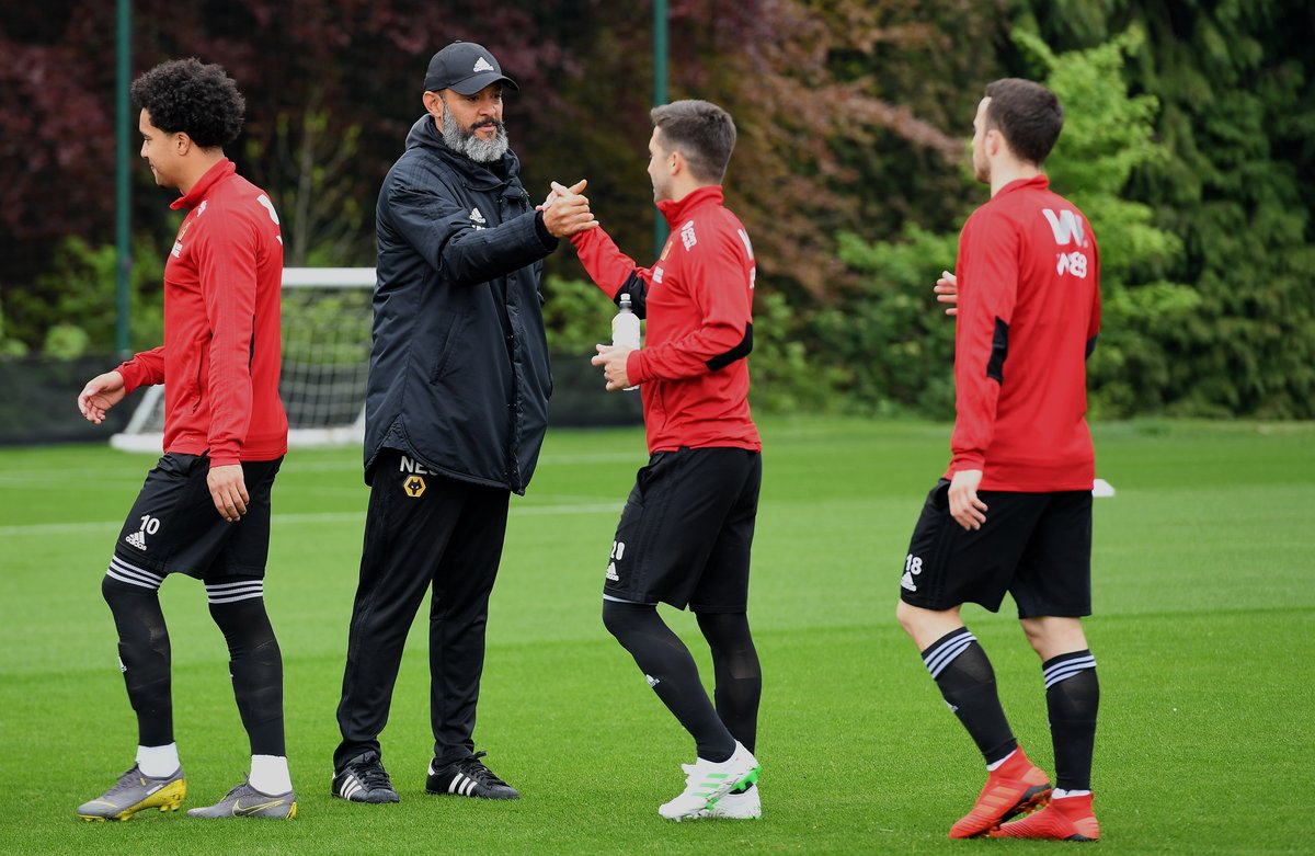 Nuno Espírito Santo con sus pupilos, antes de conocer a Sin Cara. (Foto: Wolves)