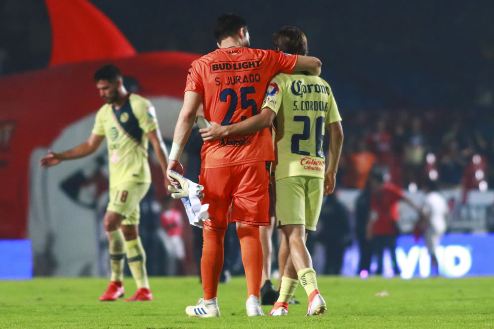 Los escualos cerraron el torneo sin sumar y descendidos; América va en picada