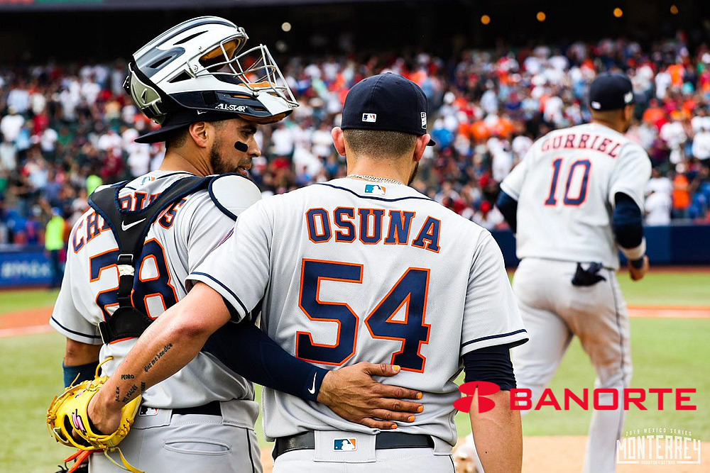 Roberto Osuna agradece apoyo de los fans en Monterrey