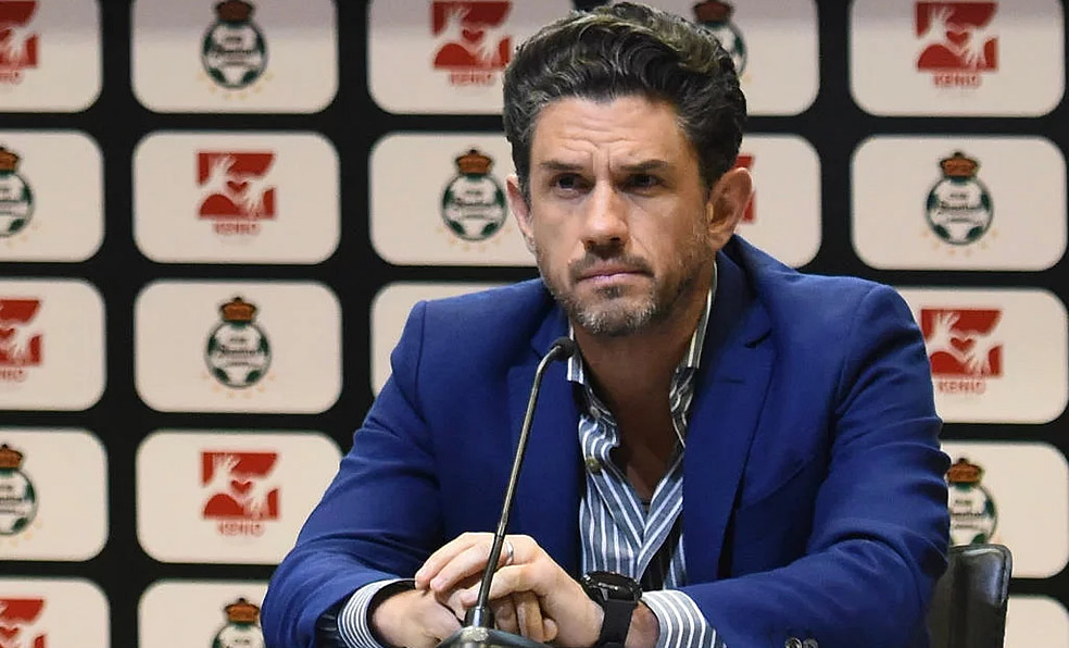 Alejandro Irraragori.