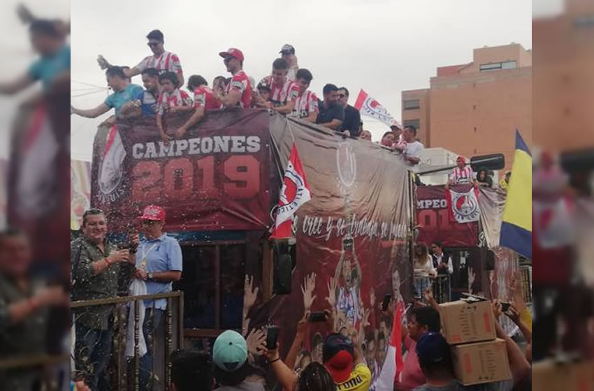 El recorrido inició cerca de las 18 horas.