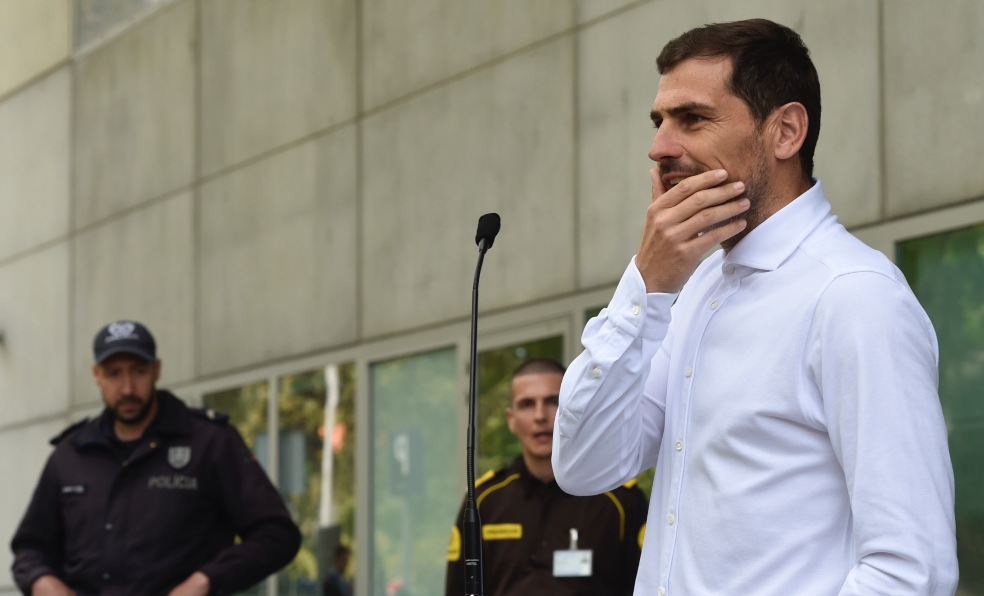 Iker Casillas recibe el alta médica (Foto: AFP)
