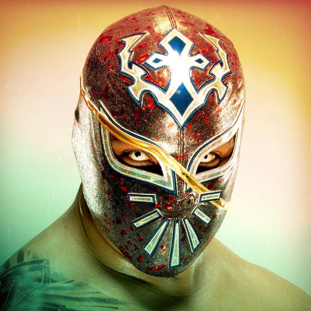 Máscaras de Kalisto, Gran Metalik, Rey Mysterio y Lince Dorado en WWE