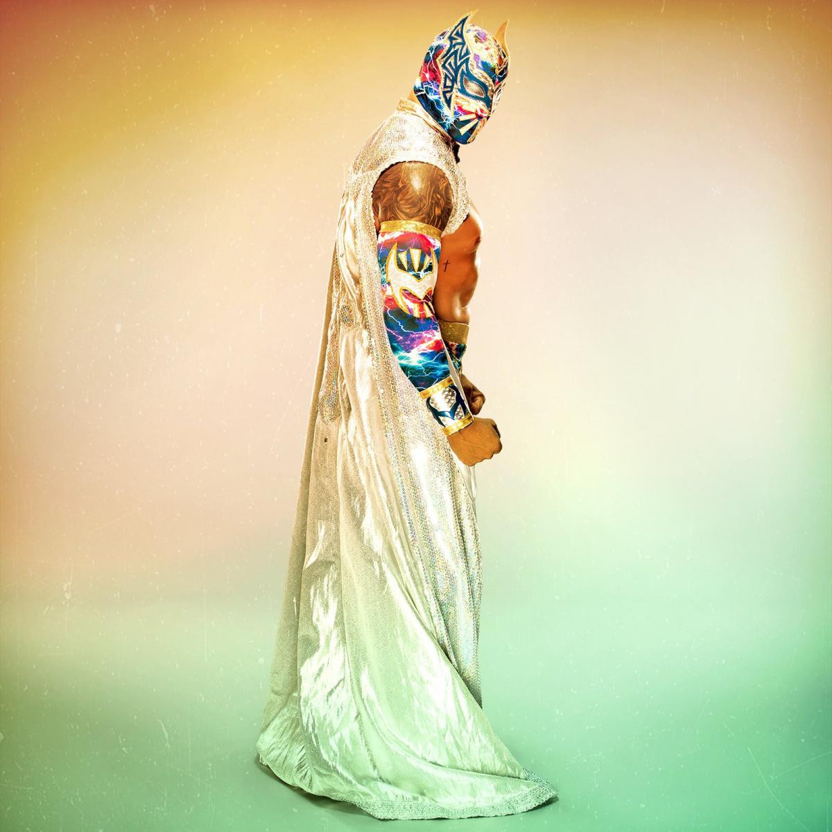 Máscaras de Kalisto, Gran Metalik, Rey Mysterio y Lince Dorado en WWE