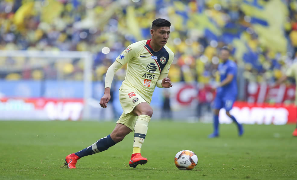 Edson Álvarez se podría convertir en otro mexicano que viste la camiseta del PSV Eindhoven. (Foto: Imago7)