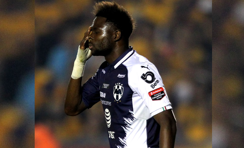 Avilés vio la roja y los Rayados de Monterrey ya caen ante Necaxa. (Foto: Imago 7)