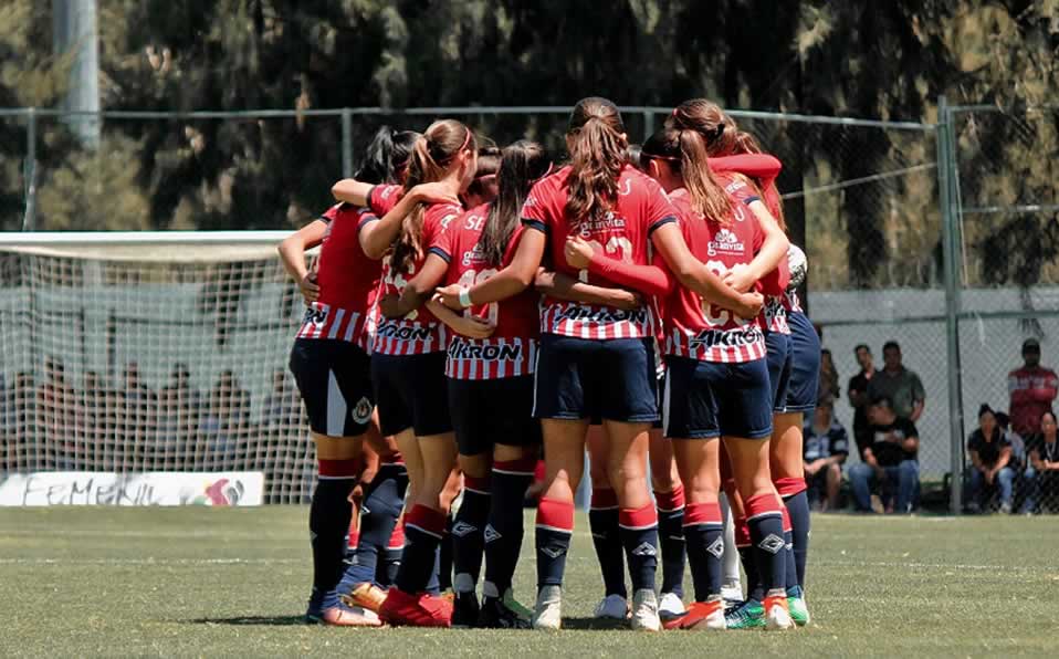 La llegada de una mujer a un puesto directivo en el futbol mexicano femenil será algo histórico. (Chivas)