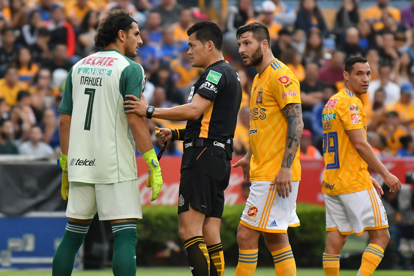 En un partido muy cerrado y sin mucho futbol, Tigres avanzó como primer semifinalista. Foto: Imago7