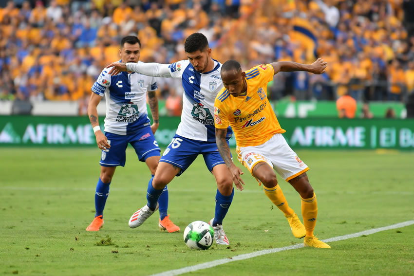 Tigres y Tuzos en un partido muy cerrado y sin mucho futbol definieron al primer semifinalista. Foto: Imago7