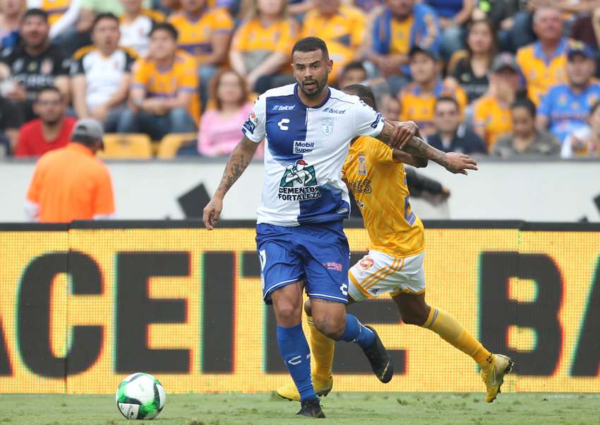 Tigres y Tuzos en un partido muy cerrado y sin mucho futbol definieron al primer semifinalista. Foto: Imago7