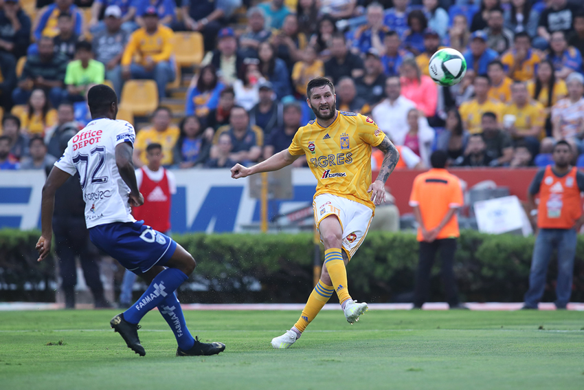 En un partido muy cerrado y sin mucho futbol, Tigres avanzó como primer semifinalista. Foto: Imago7