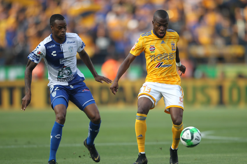 Tigres y Tuzos en un partido muy cerrado y sin mucho futbol definieron al primer semifinalista. Foto: Imago7