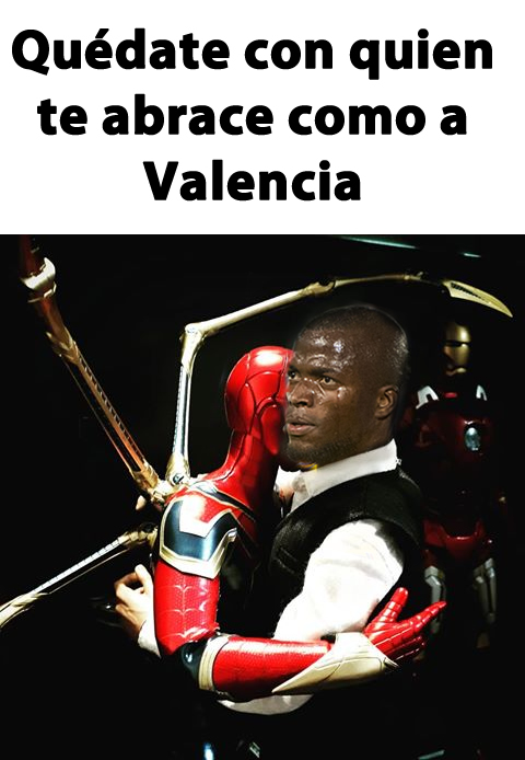 Al 45 +2, Enner sufrió falta en el área, el defensa lo abraza; lo tumba para impedir su remate. (Foto: Internet)