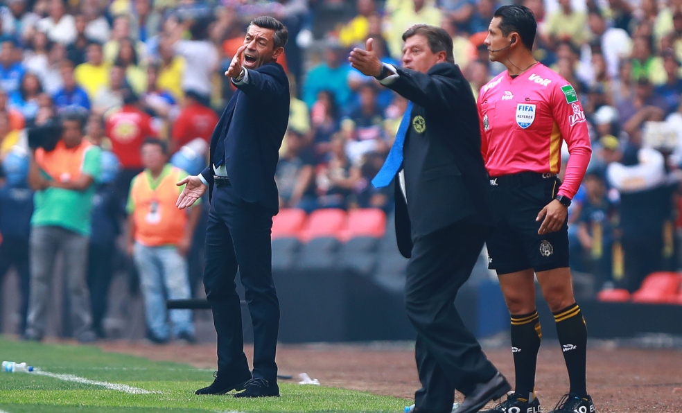 El Piojo se encendió contra Caixinha por falta de Fair Play tras tiro al travesaño. (Imago7)